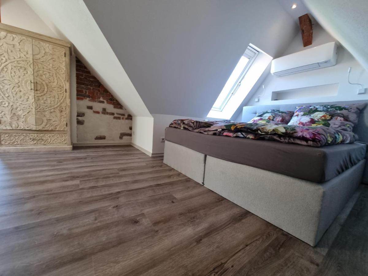 5 Sterne Bahnhoftraum, Appartement "Waldliebe" 133Qm, Grosse Terrasse 70Qm, Qr Code Scannen Fuer Virtuellen Rundgang, Premium Ausstattung เบราน์เฟลส์ ภายนอก รูปภาพ