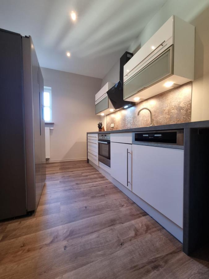 5 Sterne Bahnhoftraum, Appartement "Waldliebe" 133Qm, Grosse Terrasse 70Qm, Qr Code Scannen Fuer Virtuellen Rundgang, Premium Ausstattung เบราน์เฟลส์ ภายนอก รูปภาพ